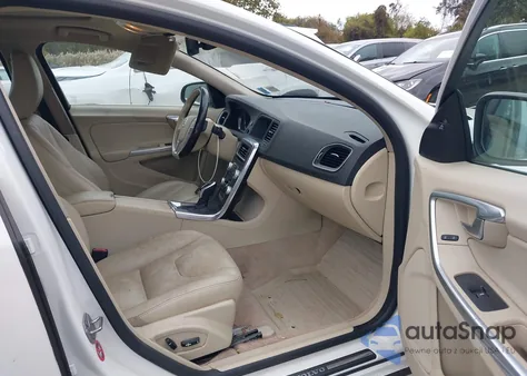 2016 Volvo S60 T5 Premier из США, поврежденный, VIN YV1612TK1G2396786